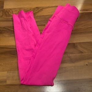 Fabletics. Bright pink leggings. Workout